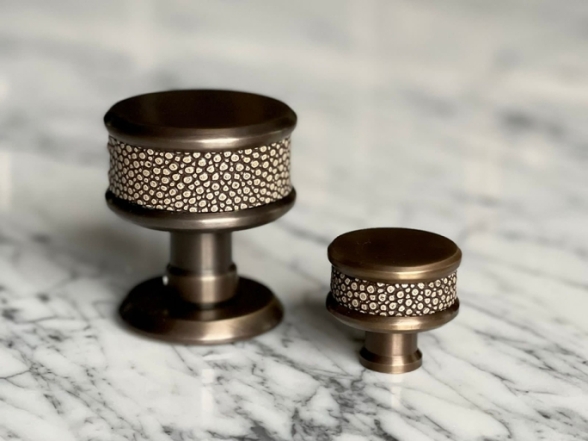 Круглые дверные ручки