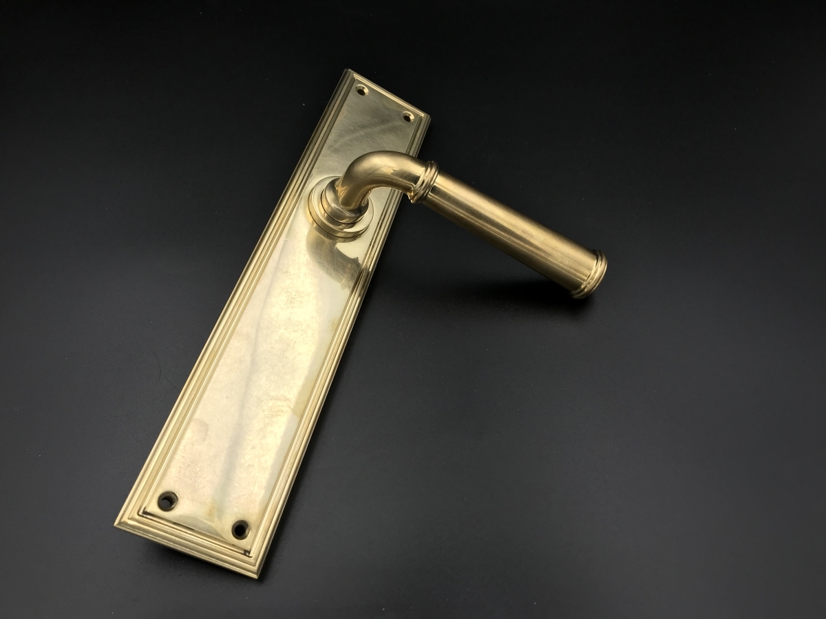 Дверная ручка на планке Frank Allart 77286837 полированная латунь