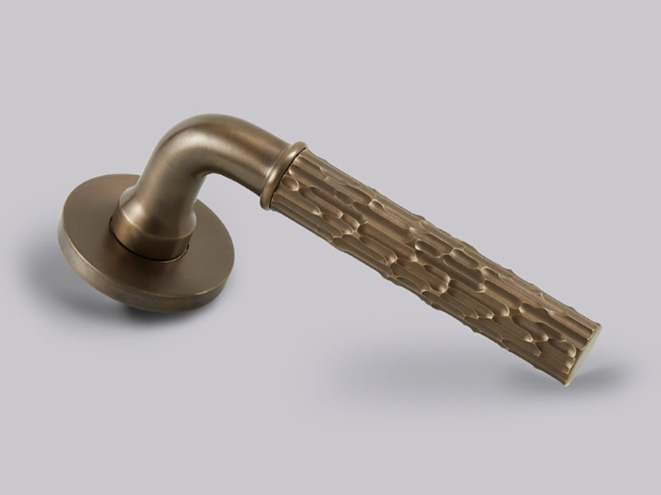 Дверная ручка на розетке Croft Bark 7030VC210 матовая бронза