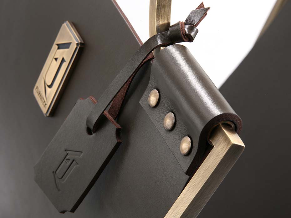 Дровница с кожаной вставкой FG-12040 античная латунь