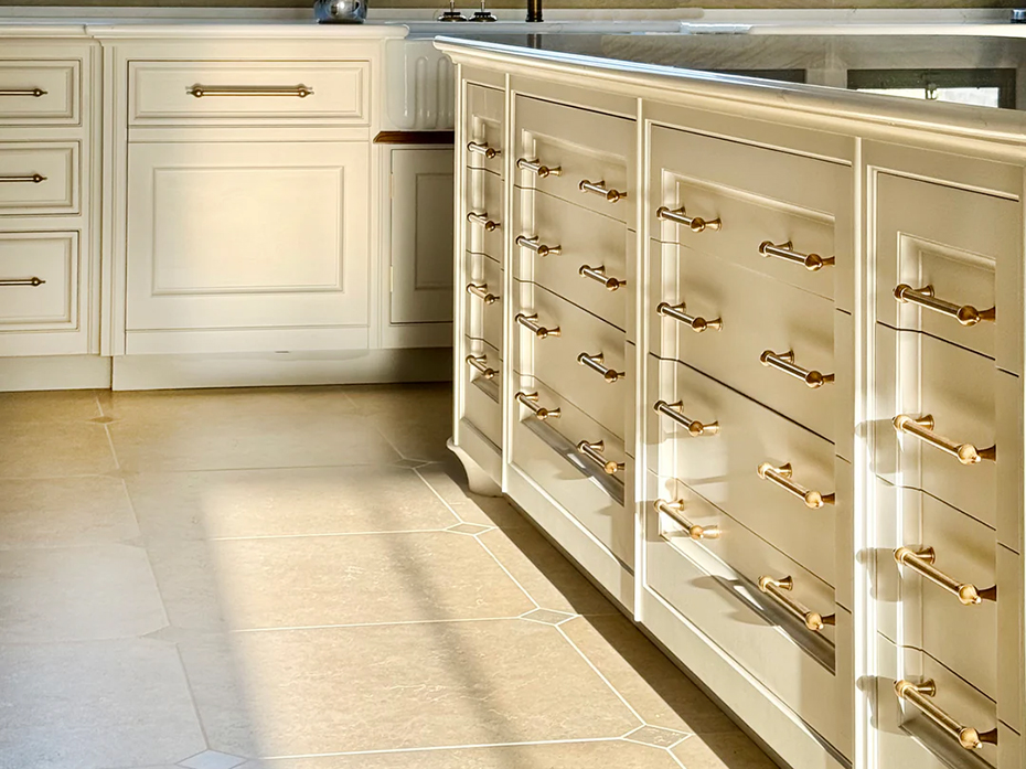 Мебельная ручка-скоба Armac Martin Belgrave 208 мм латунь полированная