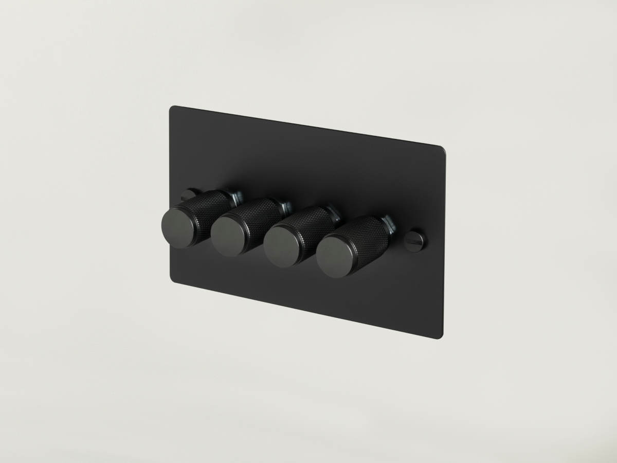 Диммер Buster & Punch четырехклавишный UK-DI-CO-4G-BL-A чернёная латунь