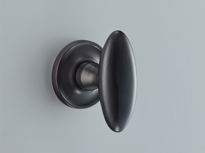 Дверная ручка-кноб на розетке Croft Zeppelin 1752 чёрный