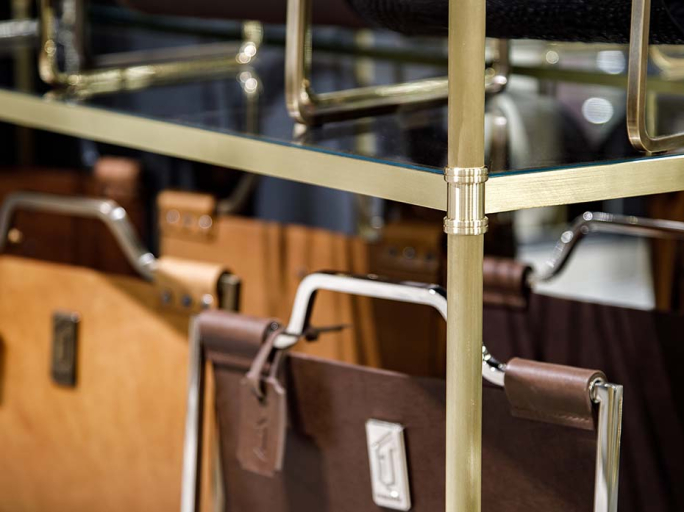 Стеллаж из латуни FURNITEK FG-500 со стеклянными полками