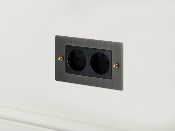 Розетка Buster & Punch двойная 2G_Euro UK-MG-CO-2G-SM-BR матовая бронза