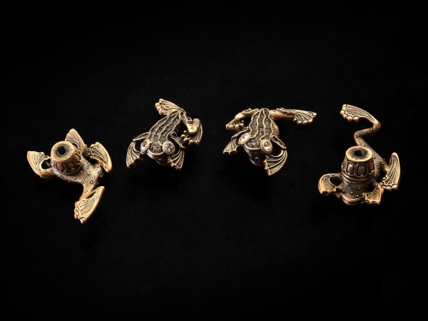 Мебельная ручка-кнопка Edgar Berebi 8154 матовая бронза