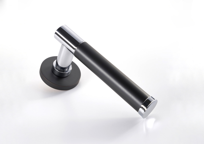 Дверная ручка на розетке Frank Allart 7745x007 чернёная латунь