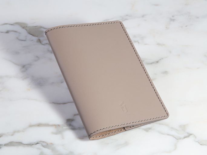 Обложка кожаная на паспорт FURNITEK модель FG-0202411 в подарочной коробке