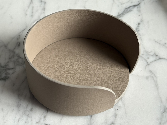 Набор премиальных костеров из натуральной кожи FURNITEK FG-418 (5шт) цвет серый