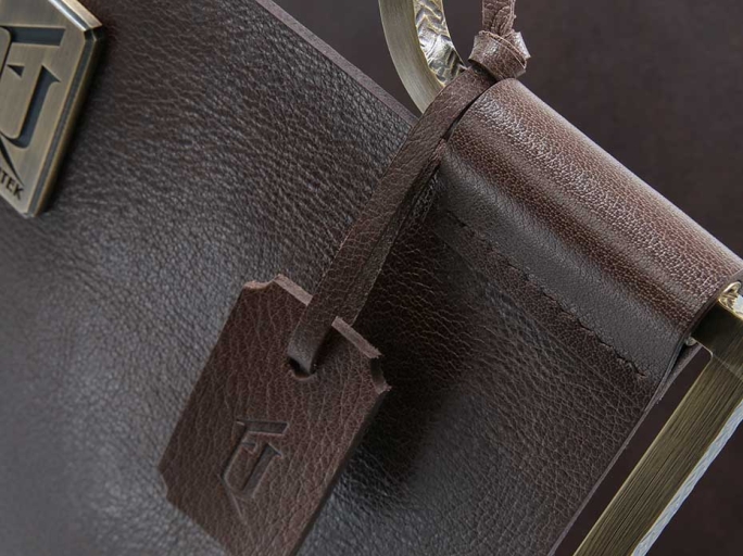 Дровница с кожаной вставкой FG-12042 античная латунь