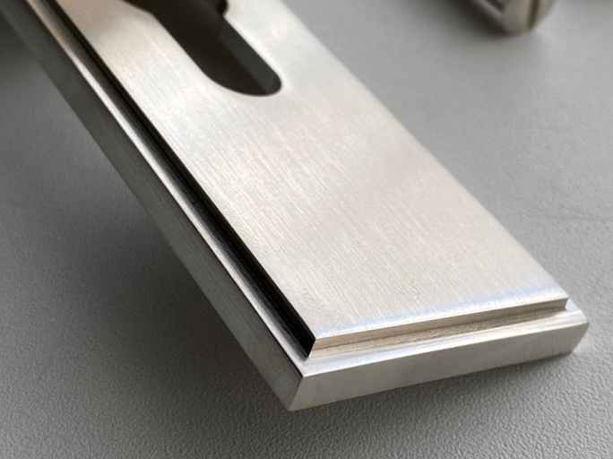 Ручка для балконной двери на узкой планке Frank Allart 7774597E01AA  матовый никель