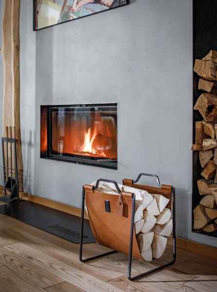 Дровница из латуни с кожей